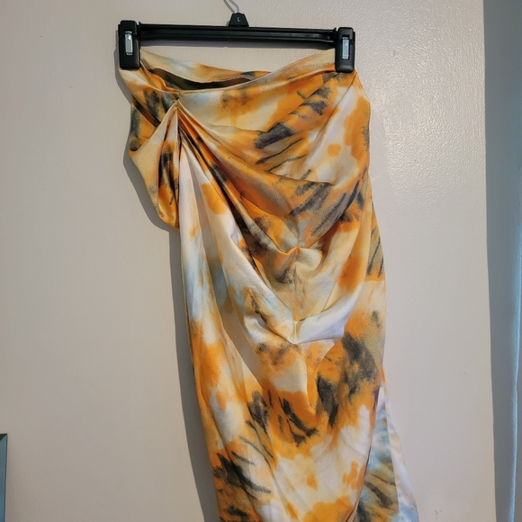 PrettyLittleThing Orange Tye Dye Ruched Midi Skirt - Picture 11 of 12